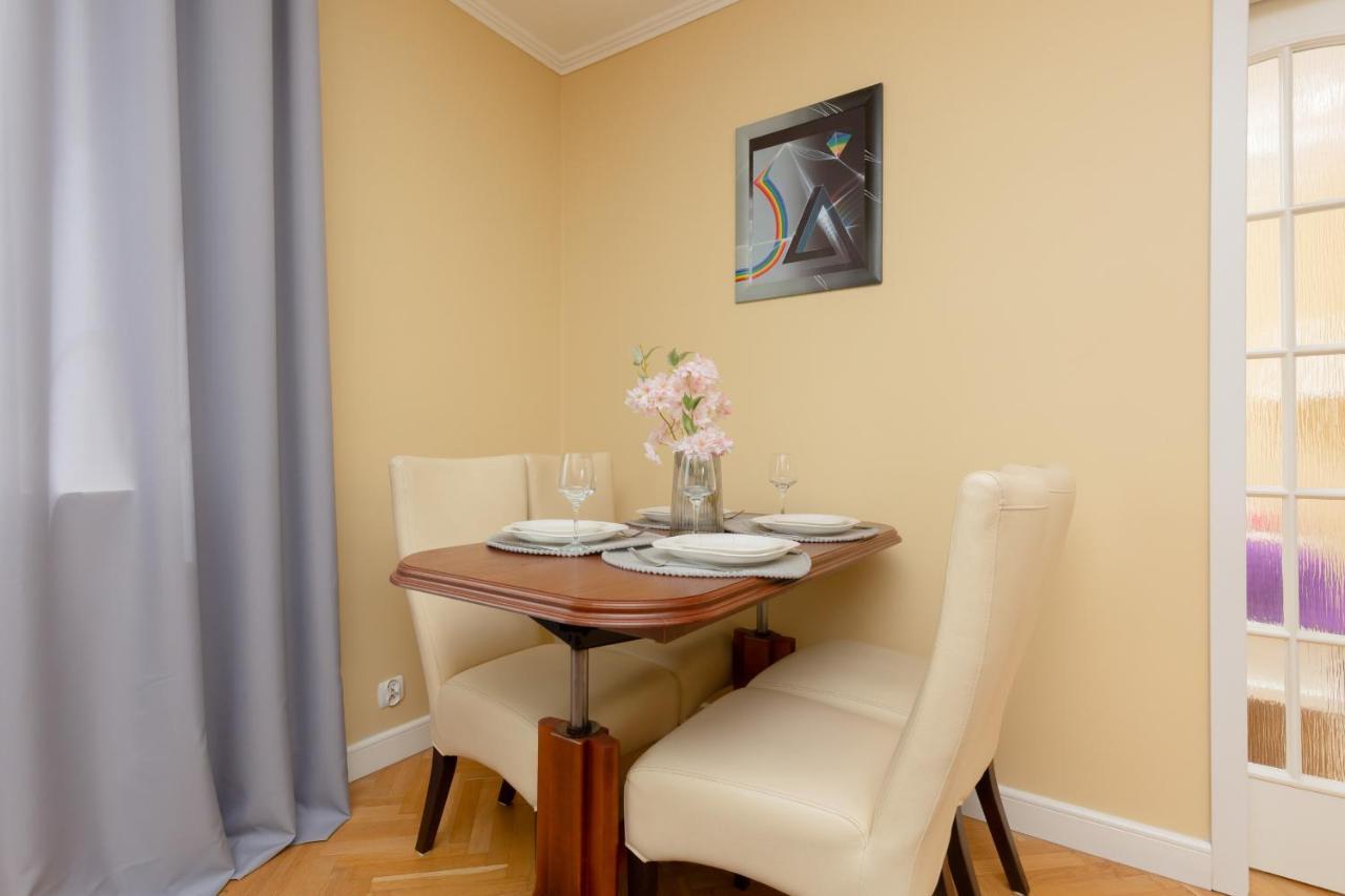 Miodowa Apartment Krasinski Garden Warsaw By Noclegi Renters Exterior photo