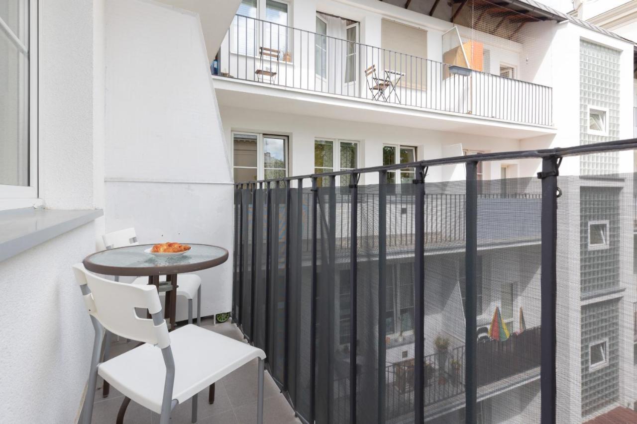 Miodowa Apartment Krasinski Garden Warsaw By Noclegi Renters Exterior photo