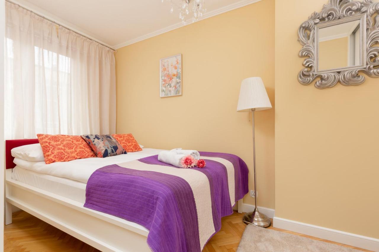 Miodowa Apartment Krasinski Garden Warsaw By Noclegi Renters Exterior photo
