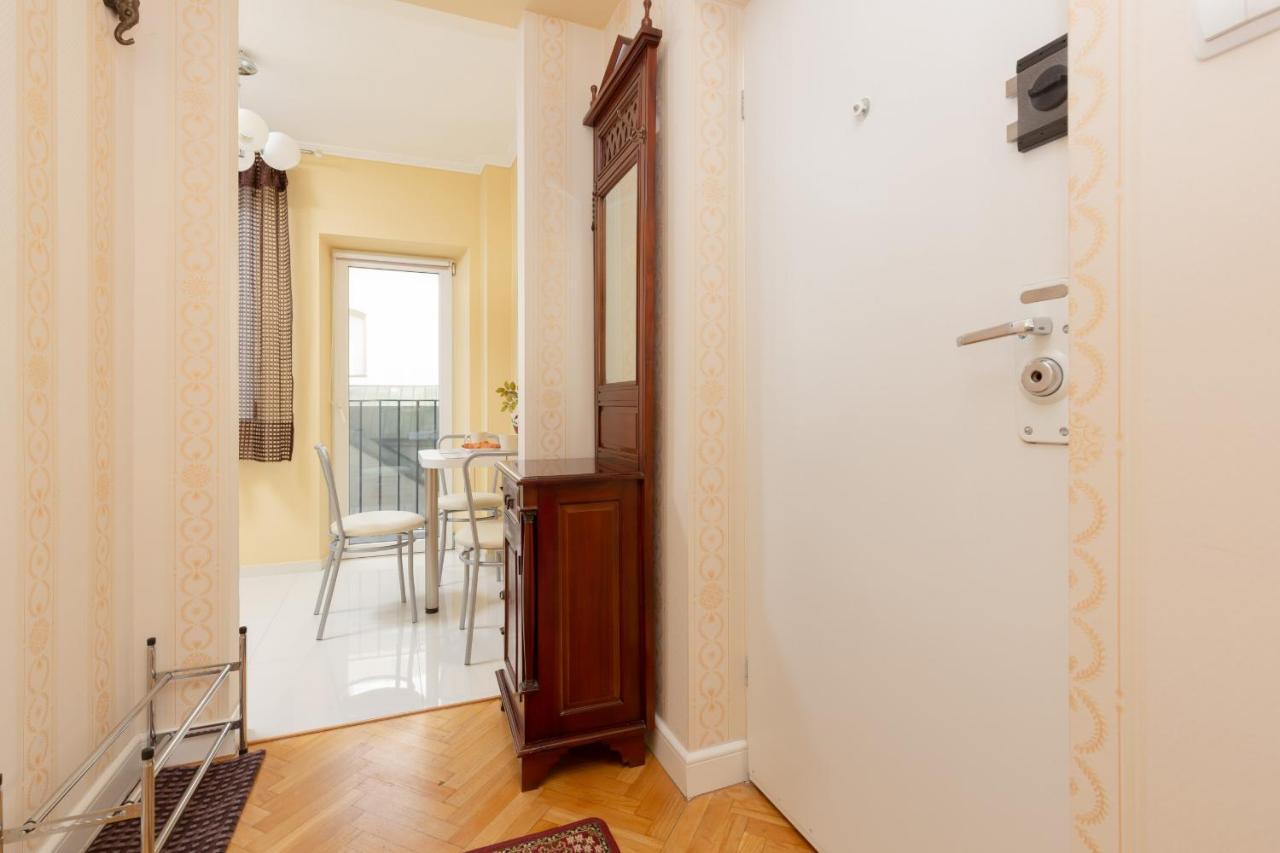 Miodowa Apartment Krasinski Garden Warsaw By Noclegi Renters Exterior photo